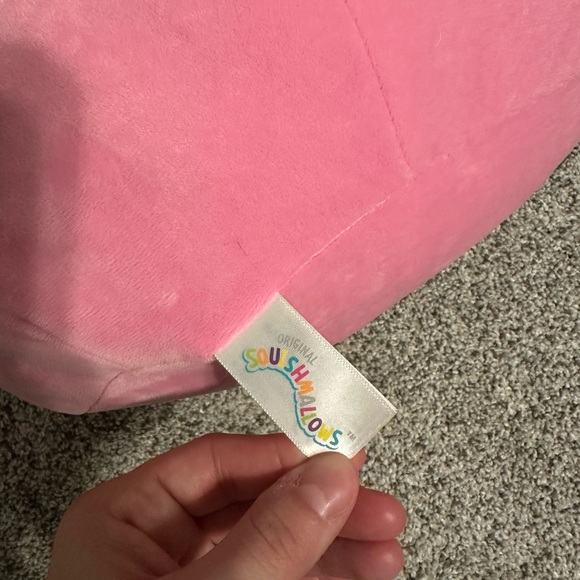 Squishmallows | Valentine’s Gorilla - Picture 3 of 3